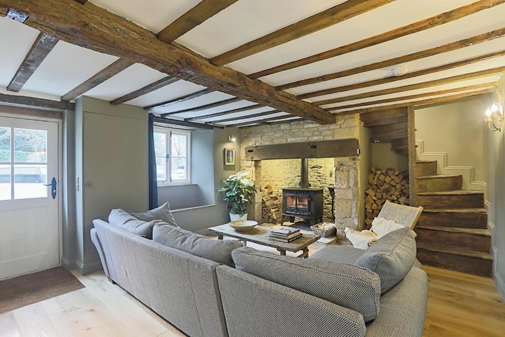 Luxury Cotswold Cottage With Hot Tub In Stow On The Wold! Eksteriør bilde