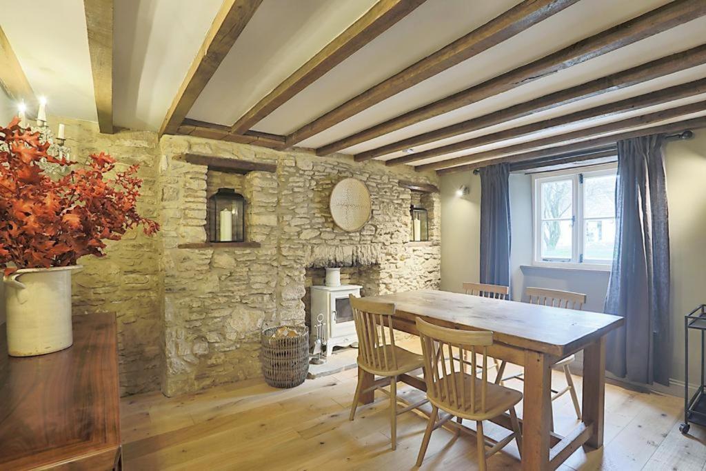 Luxury Cotswold Cottage With Hot Tub In Stow On The Wold! Eksteriør bilde