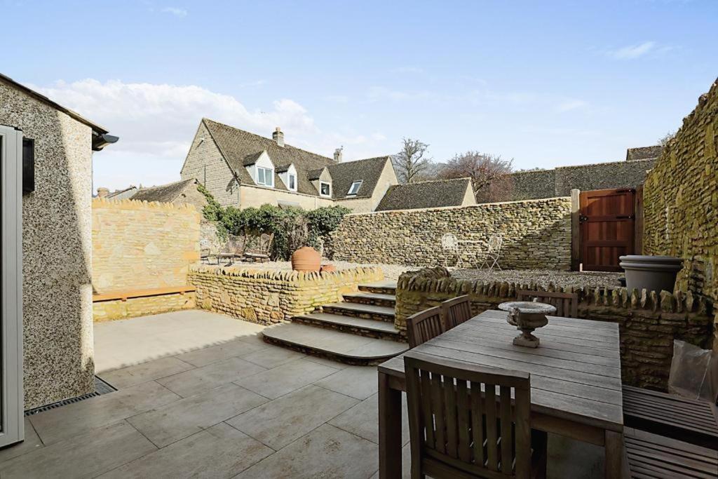 Luxury Cotswold Cottage With Hot Tub In Stow On The Wold! Eksteriør bilde